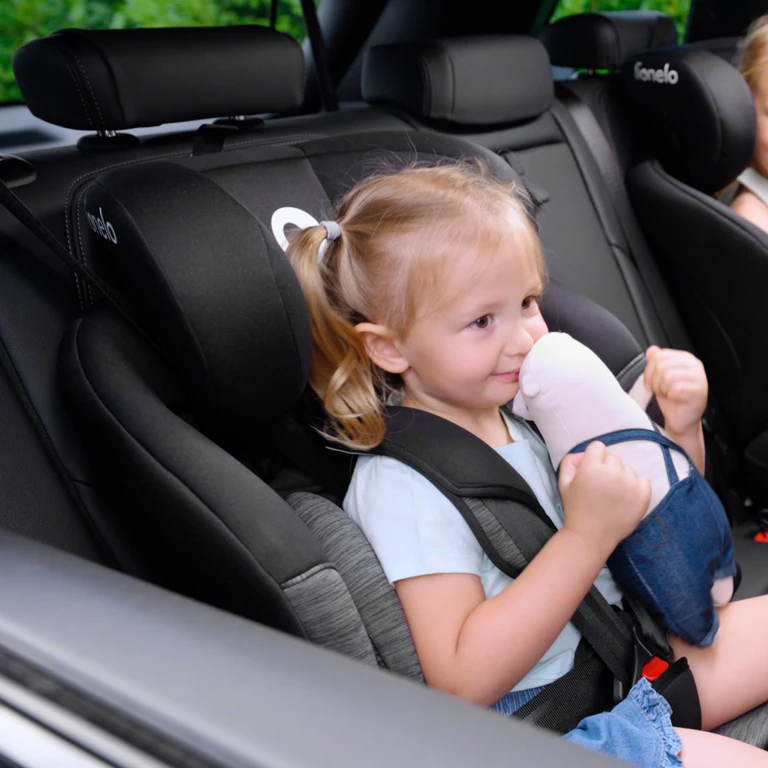 Автокрісло Lionelo Levi i-Size SPORTY BLACK